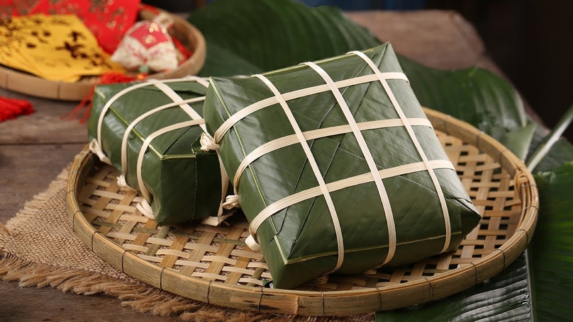 Banh chung (square sticky rice cake). Photo courtesy of Huongnghiepaau.com.