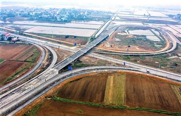 A section of the Cao Bo-Mai Son Expressway in Ninh Binh province, northern Vietnam. Traffic infrastructure development is expected to help Vietnam maintain its GDP growth. Photo courtesy of Vietnam News Agency.