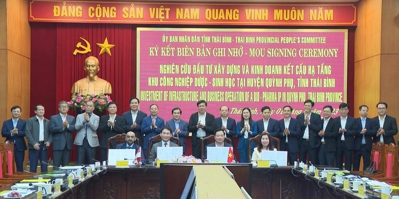 An MoU on developing a bio-pharma industrial park is signed in Thai Binh province, northern Vietnam on April 1, 2023. Photo courtesy of Thai Binh Television.
