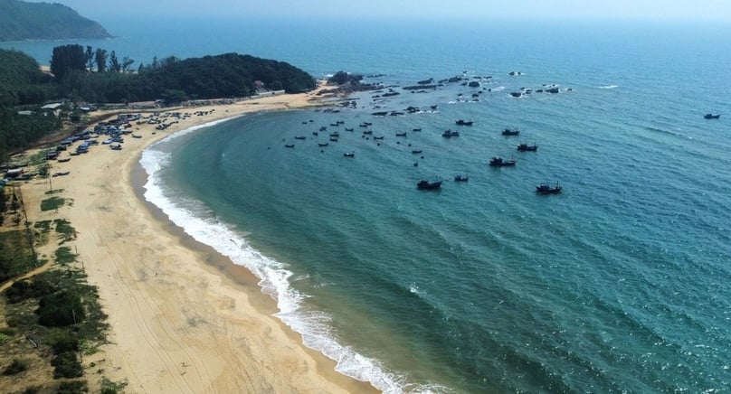 A beach in Lo Dieu village, Hoai Nhon township, Binh Dinh province, where Long Son Iron and Steel Complex is planned to be built. Photo by The Investor/Nguyen Tri.
