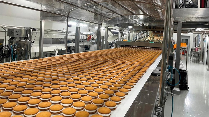 Prodution of ChocoPie at an Orion factory in Bac Ninh province, northern Vietnam. Photo courtesy of Orion Food Vina.