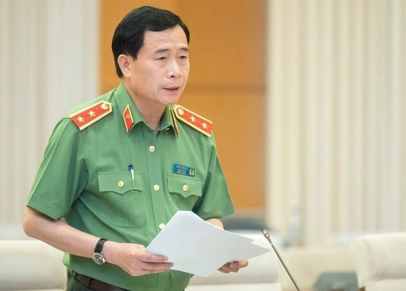 Deputy Minister of Public Security Le Quoc Hung speaks at a National Assembly Standing Committee meeting in Hanoi on April 10, 2023. Photo courtesy of the National Assembly.