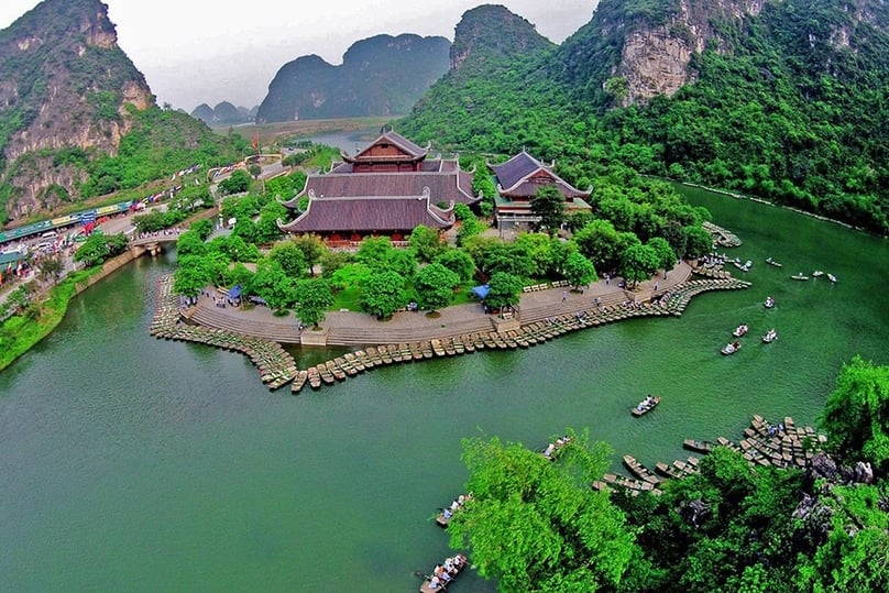 Trang An Landscape Complex in Ninh Binh province, northern Vietnam. Photo courtesy of Hanoi Unesco Travel Club website.