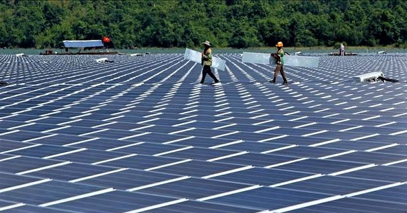  Solar panels are installed at a solar power farm in Binh Thuan province, south-central Vietnam. Photo courtesy of Vietnam News Agency.