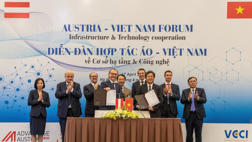 Executives of Evngenco 2 and Andritz sign a memorandum of understanding in Hanoi on April 17, 2023. Photo courtesy of Evngenco 2.