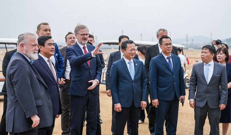 Czech Prime Minister Petr Fiala (third from left) visits the plant construction site in Quang Ninh province, northern Vietnam on April 22, 2023. Photo courtesy of his Twitter account.