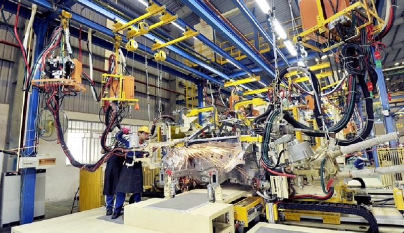 Workers at a car plant in Vietnam. Photo courtesy of VnEconomy magazine.