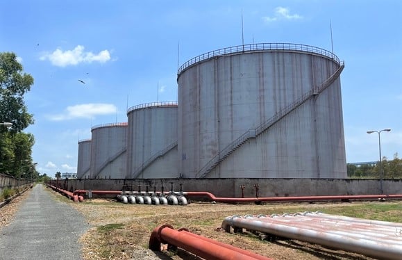 NSH Petro’s Soai Rap-Hiep Phuoc fuel storage depot in Tien Giang province, Mekong Delta, Vietnam. Photo courtesy of Youth newspaper.