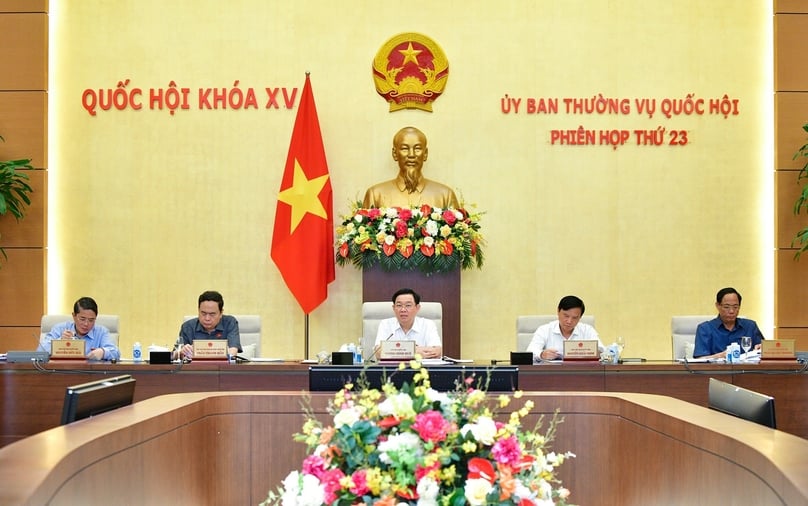 National Assembly Chairman Vuong Dinh Hue (middle) oversees the NA Standing Committee's working session on May 13, 2023. Photo courtesy of the government portal.