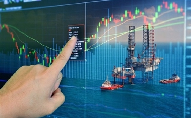 Increasing world oil prices make Vietnamese petroleum stocks rally on May 16, 2023. Photo courtesy of VnEconomy.