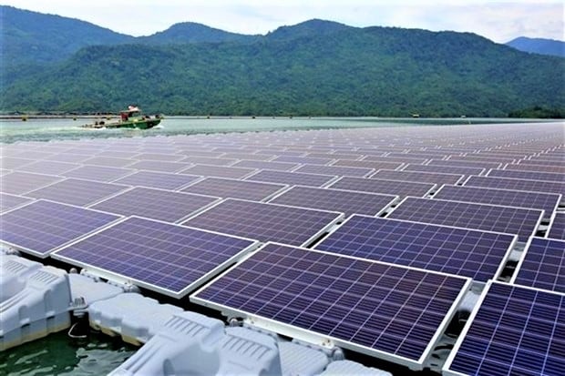 A floating solar plant in the south-central province of Binh Thuan. Photo courtesy of Vietnam News Agency. 