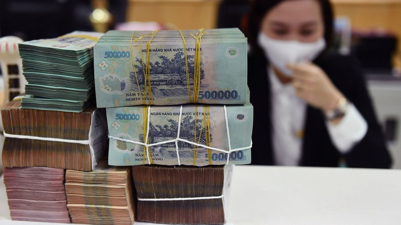 Commercial banks cut deposit interest rates to below 8.5% for terms of 12 months or less from May 29, 2023. Photo courtesy of VietNamNet newspaper.