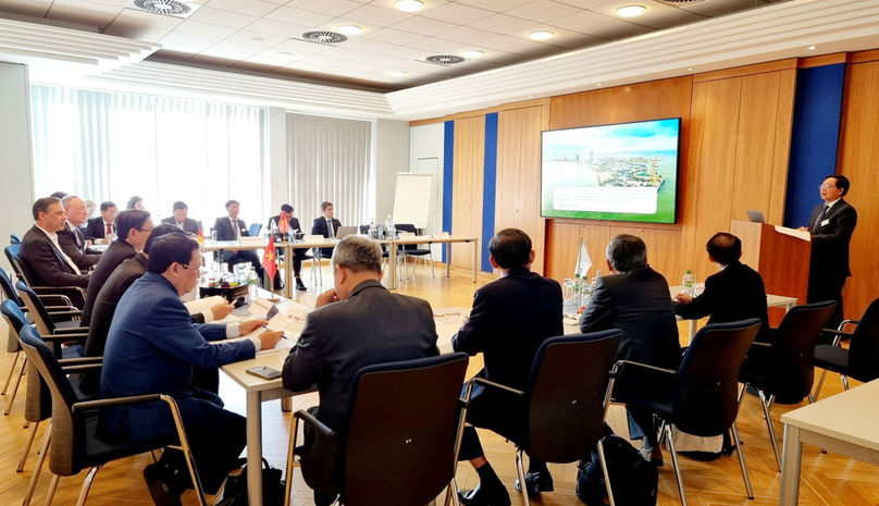 Binh Dinh authorities work with PNE in Germany on April 17, 2023. Photo courtesy of Binh Dinh news portal.