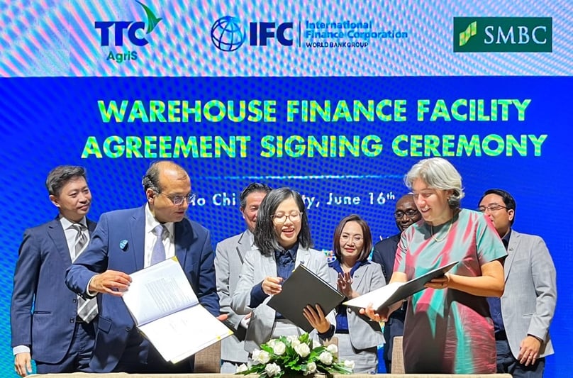 Representatives of TTC AgriS, IFC, and Sumitomo Mitsui Banking Corporation sign a $40 million finance deal on June 16, 2023 in Ho Chi Minh City, southern Vietnam. Photo courtesy of IFC.