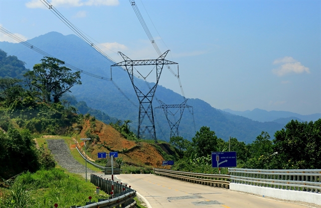 Part of the 500kV transmission line that runs through Quang Nam province, south-central Vietnam. Photo courtesy of Vietnam News Agency.