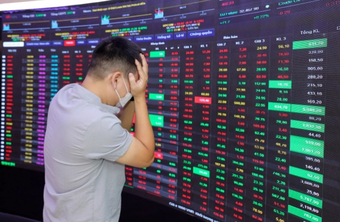 The VN-Index plunges 12.96 points to close at 1,125.39 on June 29, 2023. Photo courtesy of VietnamFinance.