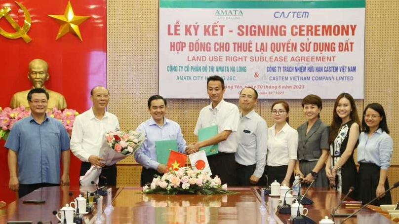 Representatives of Amata and Castem sign a land lease agreement in Quang Ninh province, northern Vietnam, on June 30, 2023. Photo courtesy of Quang Ninh newspaper.