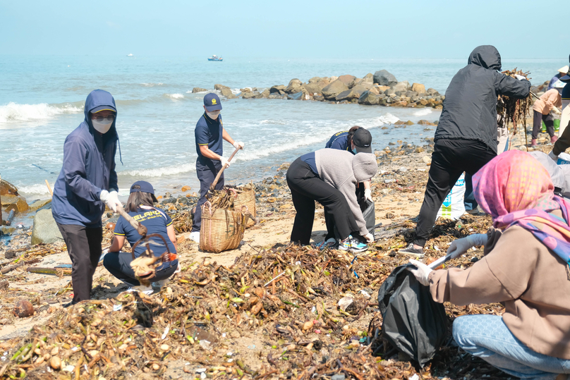 Léman Cap Residence staff marks the United Nations World Ocean Day 2023 with a beach clean-up in Ba Ria-Vung Tau province, southern Vietnam, July 10, 2023. Photo courtesy of the project.