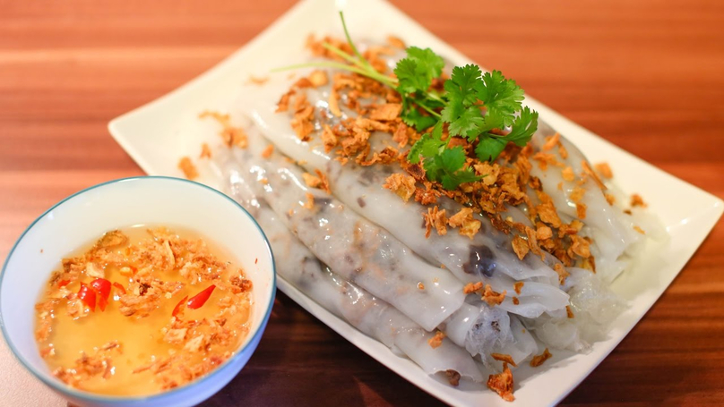 Banh cuon (steamed rice rolls stuffed with pork and mushrooms). Photo courtesy of Hanoi Tourism Department.