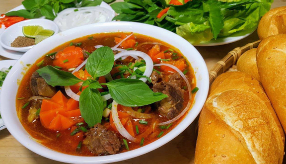 Bo kho (Vietnamese beef stew). Photo courtesy of Foody.vn.