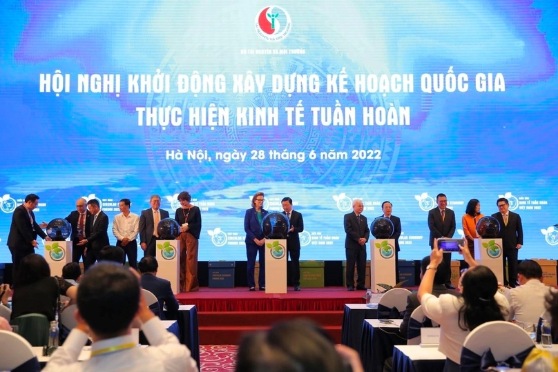 SCG and delegates at the Announcement Ceremony of Circular Economy Network in Vietnam. Photo courtesy of the company.
