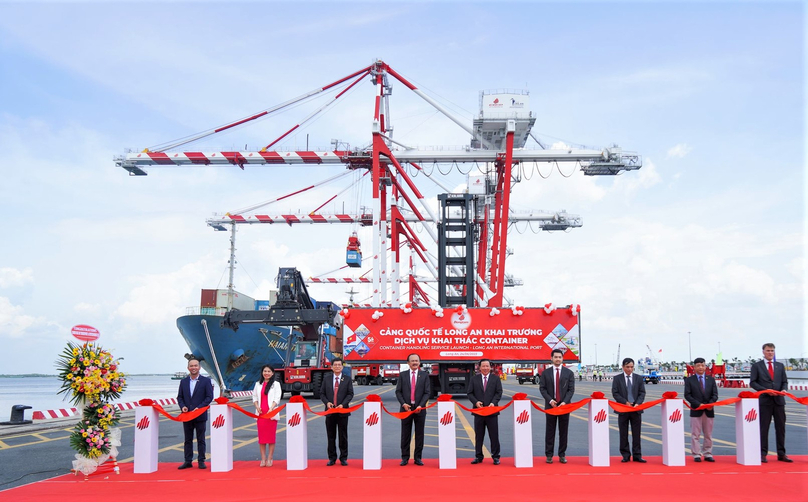 Lễ cắt băng khai trương cung cấp dịch vụ xếp dỡ container tại Cảng Quốc tế Long An, tỉnh cùng tên, ngày 24 tháng 6 năm 2023. Ảnh do Đồng Tâm Group cung cấp.