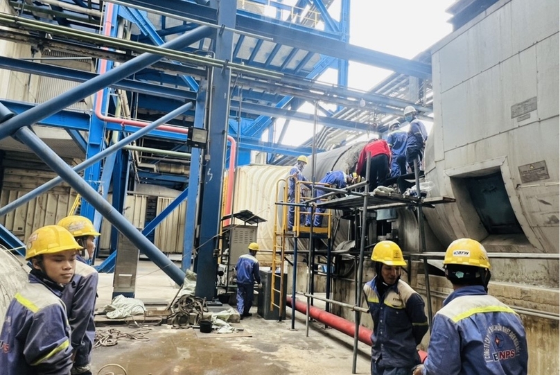 Engineers and technicians repair the first turbine of the Vung Ang 1 thermal power plant in Ha Tinh province, central Vietnam. Photo by The Investor/Truong Hoa.