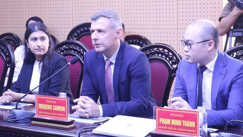 Frederic Carron (center), vice president in charge of Middle East & Asia region of Wartsila, at a meeting with Ninh Binh authorities in the northern province, August 18, 2023. Photo courtesy of Ninh Binh news portal.