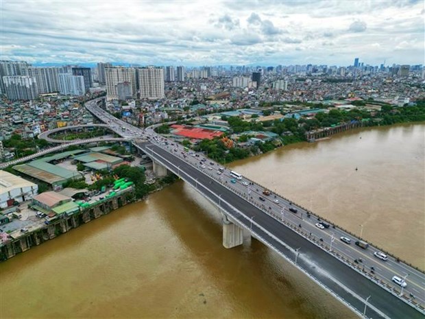 An aerial view of Vinh Tuy 2 (left) and Vinh Tuy 1 bridges. Photo courtesy of Vietnam News Agency.