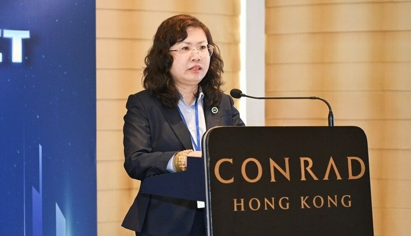 Chairwoman of the State Securities Commission (SSC) Vu Chan Phuong speaks at a meeting with institutional investors and partners in Hong Kong, August 29, 2023. Photo by The Investor/Ta Phu.