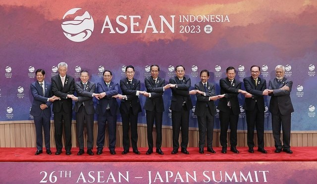 Vietnamese Prime Minister Pham Minh Chinh (4th) from left and leaders of ASEAN and Japan, September 6, 2023. Photo courtesy of Vietnam's government portal.