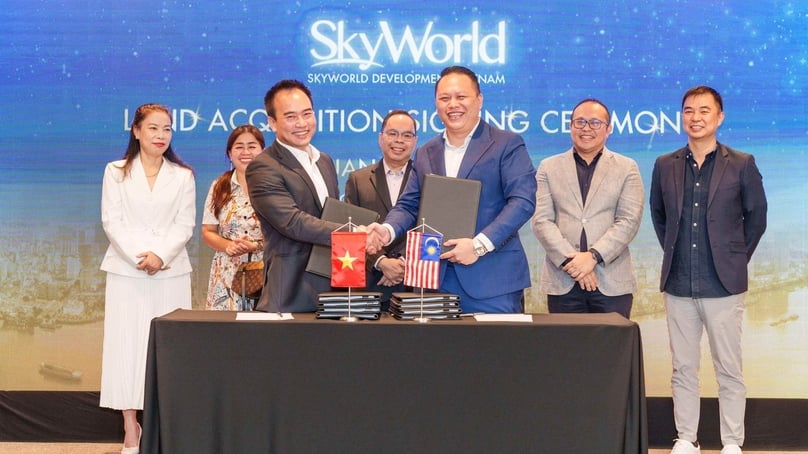 Executives of Thuan Thanh JSC and SkyWorld at the signing ceremony on September 7, 2023. Photo courtesy of SkyWorld.