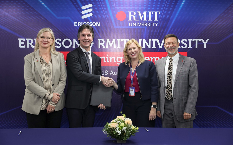 Sweden-based Ericsson and RMIT University sign an agreement to launch the RMIT & Ericsson AI Lab on August 18, 2023 in the presence of the Swedish and Australian ambassadors to Vietnam. Photo courtesy of RMIT Vietnam.