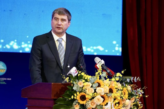 Jeremy Jurgens, CEO and director of the Center for the Fourth Industrial Revolution of the World Economic Forum at the HCMC Economic Forum 2023 on September 15, 2023. Photo coutersy of Sai Gon Giai Phong (Saigon Liberation) newspaper.