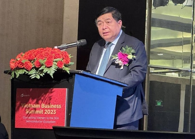 Minister of Planning and Investment Nguyen Chi Dung addresses the Vietnam Business Summit 2023 in Hanoi, September 29, 2023. Photo courtesy of the Ministry of Planning and Investment.