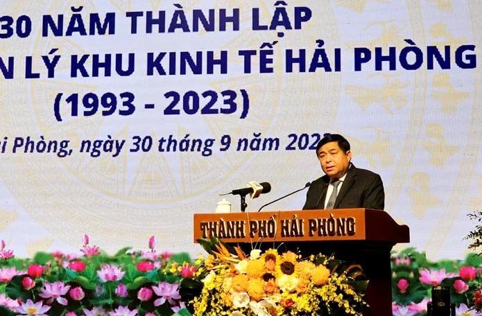 Minister of Planning and Investment Nguyen Chi Dung speaks at the ceremony marking the 30th founding anniversary of the Hai Phong Economic Zone in Hai Phong city, northern Vietnam, September 30, 2023. Photo by The Investor/Do Hoang.
