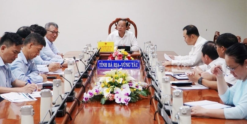Chủ tịch Bà Rịa-Vũng Tàu Nguyễn Văn Thọ (giữa) gặp gỡ lãnh đạo tỉnh Hyosung Việt Nam tại các tỉnh phía Nam, ngày 2/10/2023. Ảnh do báo Bà Rịa-Vũng Tàu cung cấp.