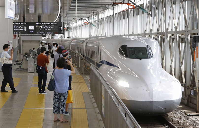 A bullet train in Japan. Vietnam has been planning a transnational express railway route for many years and Japan has said it’s ready to support such a project. Photo courtesy of Kyodo.