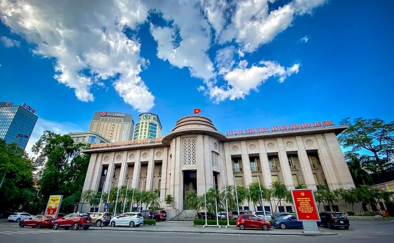 State Bank of Vietnam headquarters, downtown Hanoi. Photo courtesy by Dang Cong San (Communist Party) newspaper.