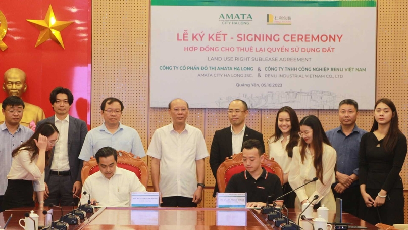 Representatives of Amata and Renli Industrial sign an agreement in Quang Ninh province, northern Vietnam on October 5, 2023. Photo courtesy of Quang Ninh newspaper.