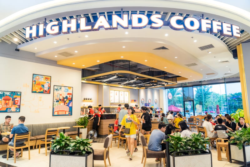 A coffee shop of Highlands Coffee. Photo courtesy of Vietnam News Agency.