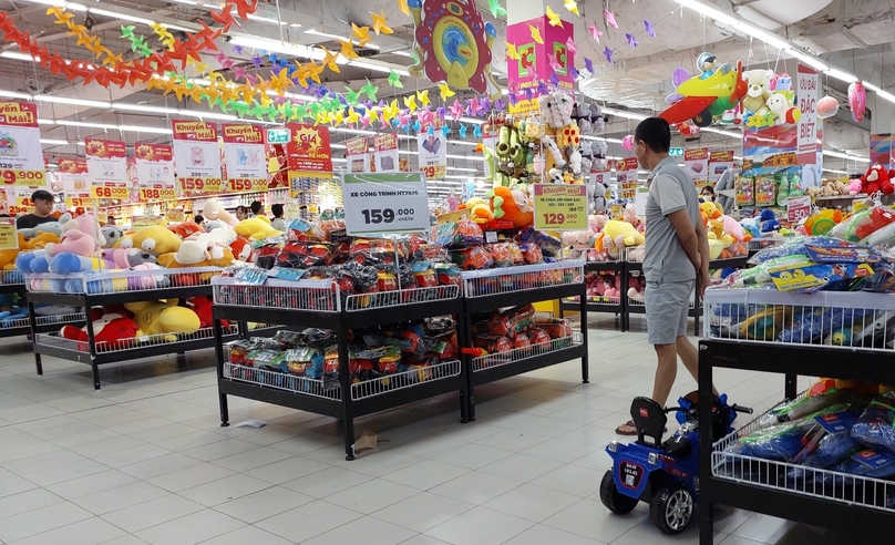 Clients are seen at a Big C supermarket in Hanoi, September 2023. Photo by The Investor/Minh Anh.