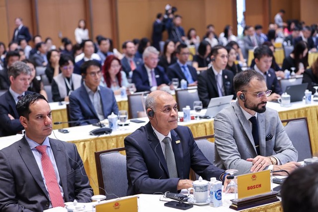 The event drew the participation of 15 business associations and 180 foreign firms. Photo courtesy of the government's news portal. 