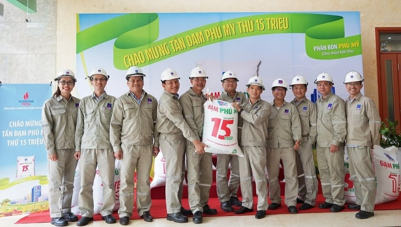 PVFCCo staff celebrate their urea output milestone of 15 million tons a year ahead of schedule. Photo courtesy of the company.