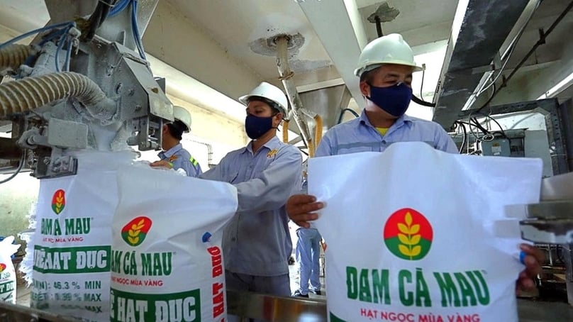 Ca Mau Fertilizer workers pack products. Photo courtesy of the company
