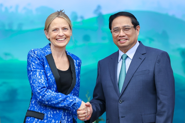 PM Pham Minh Chinh hosts vice president of international public policy and government affairs at Amazon Susan Pointer in Hanoi, October 26, 2023. Photo courtesy of the government's news portal.