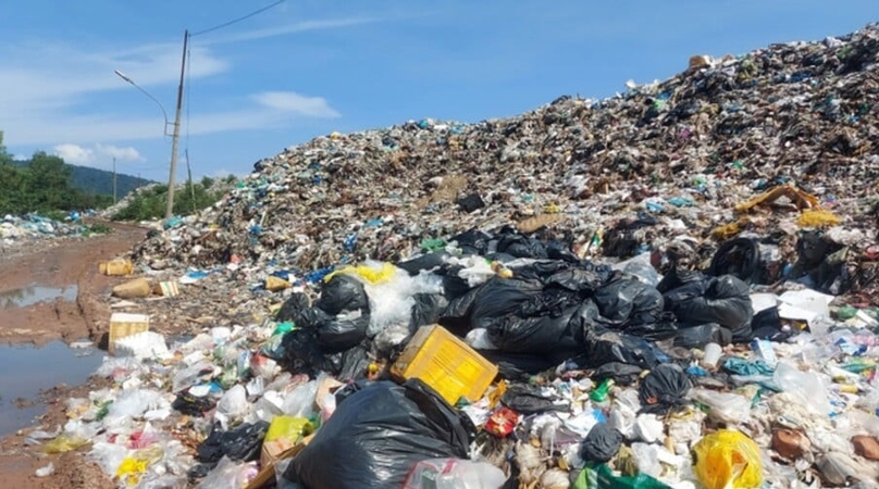 The Dong Cay Sao temporary landfill in Cua Duong commune, Phu Quoc town, Kien Giang province, the Mekong Delta. Photo courtesy of Tuoi tre (Youth) newspaper.