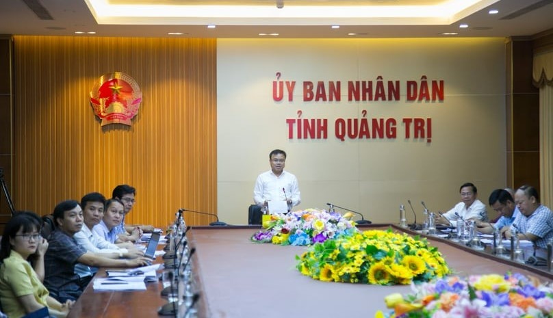 Vice Chairman Le Duc Tien speaks at an online conference discussing deployment of the national power development plan from Quang Tri province, central Vietnam, October 31, 2023. Photo courtesy of Quang Tri newspaper.