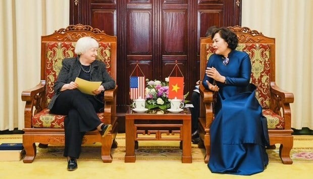 Secretary of U.S. Treasury Janet Yellen (left) and Governor of the State Bank of Vietnam Nguyen Thi Hong at a meeting in Hanoi on July 20, 2023. Photo courtesy of VietnamPlus.