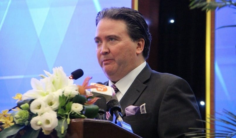 Đại sứ Hoa Kỳ tại Việt Nam Marc Knappe phát biểu tại diễn đàn doanh nghiệp ở thành phố Đà Nẵng, ngày 10 tháng 11 năm 2023. Ảnh do cổng thông tin Đà Nẵng cung cấp.